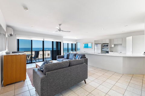 Your Home From Home With Ocean Views - Accommodation Perth 3