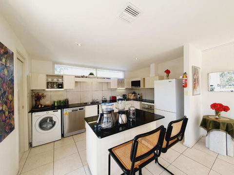 Yarralumla Sunny&open&comfy 3B&2B Home Near By A Lake And Shopping Centre - Accommodation Perth 2