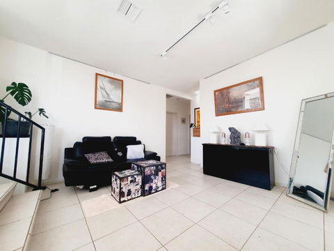 Yarralumla Sunny&open&comfy 3B&2B Home Near By A Lake And Shopping Centre - Accommodation Perth 3