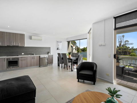 Yarrawonga Lakeside Apartment 50 - Accommodation Perth 2