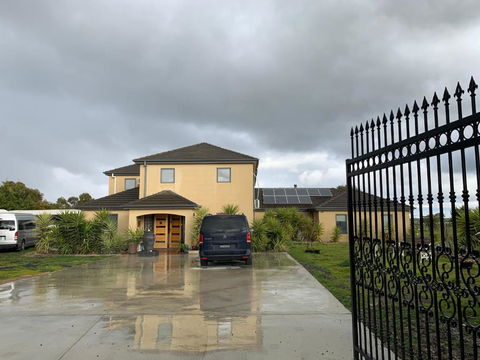 Yes Home - Accommodation Perth 0