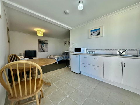 Your Mira Mar Hide Away - Accommodation Perth 1