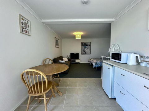 Your Mira Mar Hide Away - Accommodation Perth 2