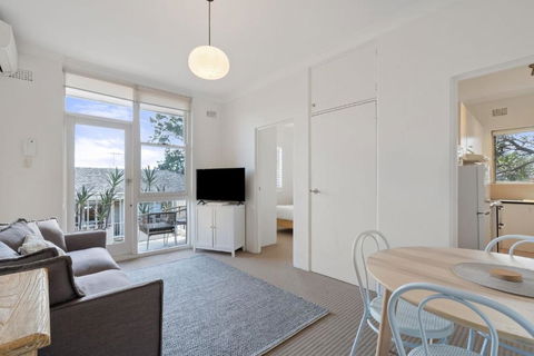 Your Stylish Balmain Retreat - Accommodation Perth 2