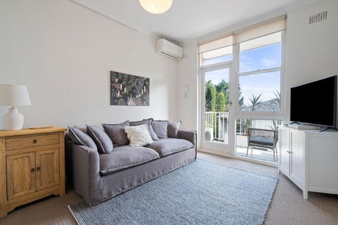 Your Stylish Balmain Retreat - Accommodation Perth 3