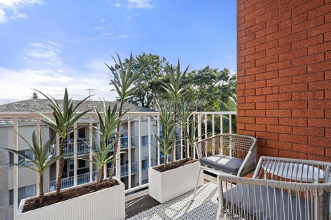 Your Stylish Balmain Retreat - Accommodation Perth 0