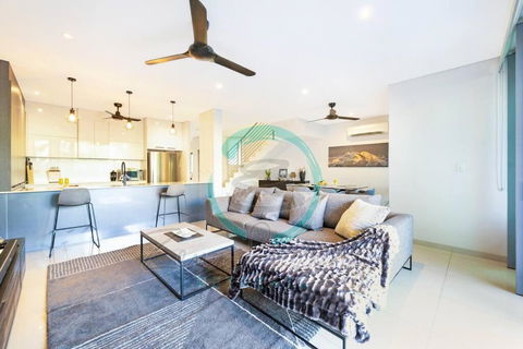 ZEN ARCTIC Luxury 2-Story T/House + Pool & Markets - Accommodation Perth 1