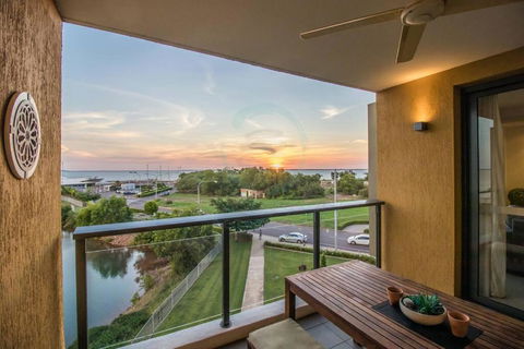 ZEN BY THE OCEAN - 1-BR Executive Biz Retreat - Accommodation Perth 0
