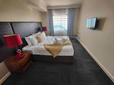 ZEN88 ESPLANADE: 1-BR Top Floor Ocean View Suite - Accommodation Perth 1