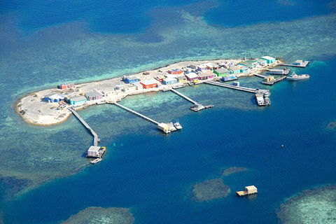 Abrolhos Islands Fixed-Wing Scenic Flight - Accommodation Perth 3