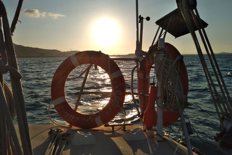 Townsville Small Group Early Morning Sailing Cruise Boat Tour Charter Hire - Accommodation Perth 0