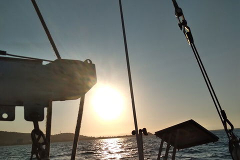 Townsville Small Group Early Morning Sailing Cruise Boat Tour Charter Hire - Accommodation Perth 5