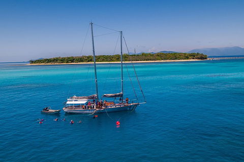 Ocean Free Green Island & Great Barrier Reef Snorkel Cruise, Cairns 25 Guests - Accommodation Perth 0