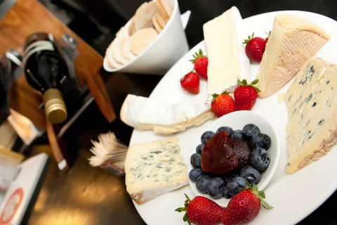Chauffeur Driven Yarra Valley Group Wine Tour - Up To 7 - Perth Resorts 1