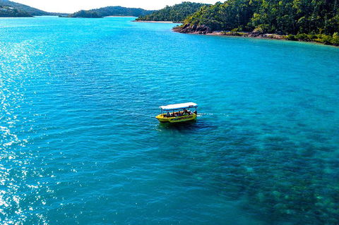 Airlie Beach Glass Bottom Boat Tour - Accommodation Perth 2